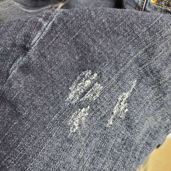 Maurices Medium Wash Denim Shorts Women’s Size 20 Plus Stretch Jean Cuffed - Picture 4 of 7